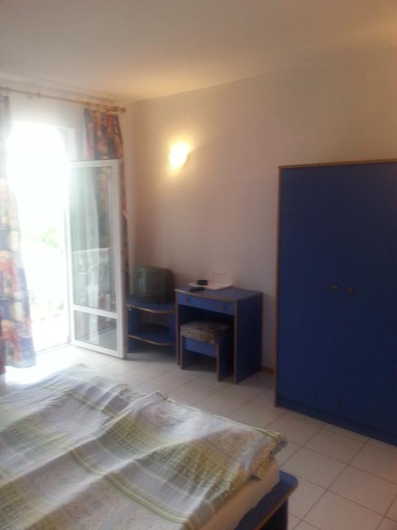 Family Hotel Casablanca Green 瓦爾納 客房 照片